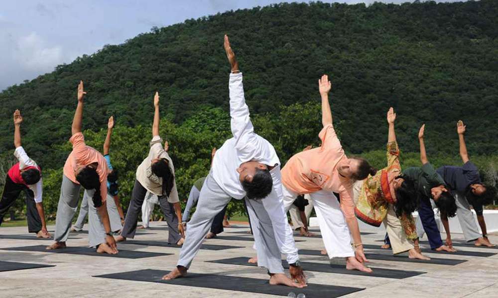 Sadhguru brings Isha Hatha Yoga programmes to Europe