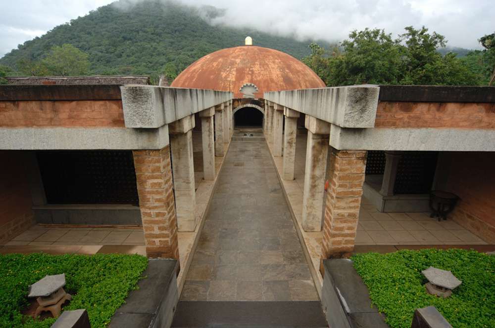 A Traveler's Guide to the Isha Yoga Center, Coimbatore