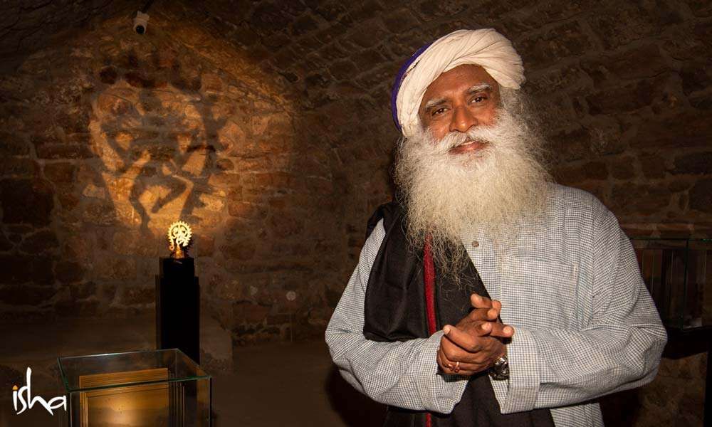 Sadhguru in front of a statue of Nataraja inside the famous fire temple at Baku, Azerbaijan 'Ateshgah' | One Mega Life