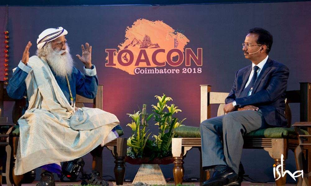 Dr. Rajasekaran in Conversation with Sadhguru at IOACON Conference | Full On, Everyone!