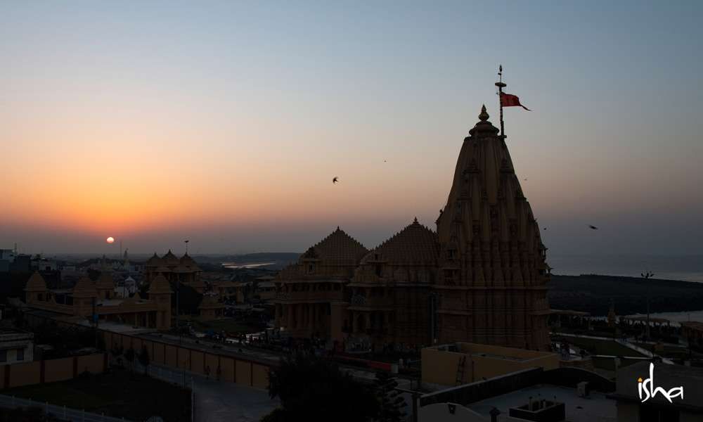 Silhouette of the Somnath temple in Gujarat | In the Spirit of Somnath 