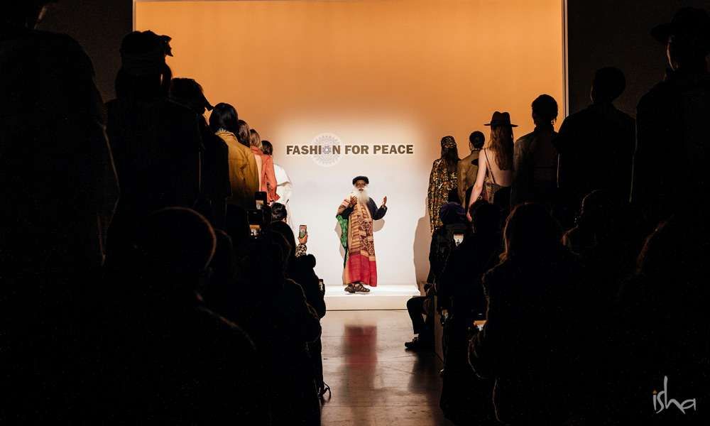 Sadhguru at the New York Fashion Week presenting the Fashion for Peace Collection | Designing a Better World 