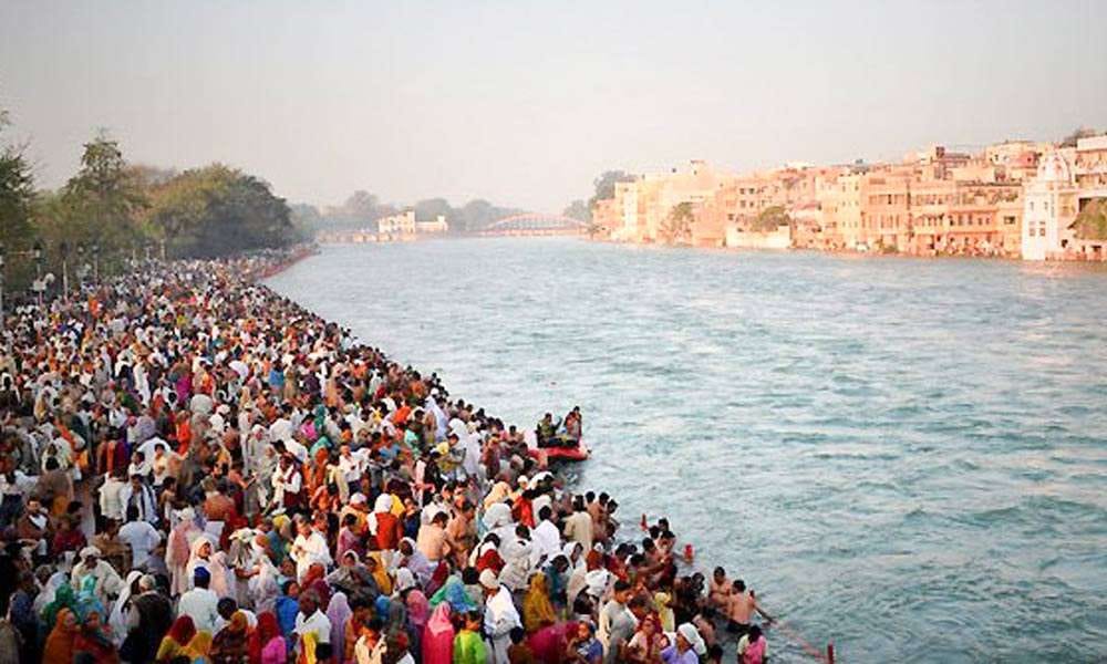 Bathing Ghat on the Ganga during Kumbha Mela at Haridwar, 2010 | Kumbh Mela – An India of Another Dimension | Image courtesy: Wikimedia Commons