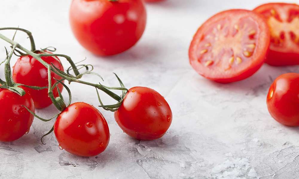 salad-dressing-with-tomato-3-ways
