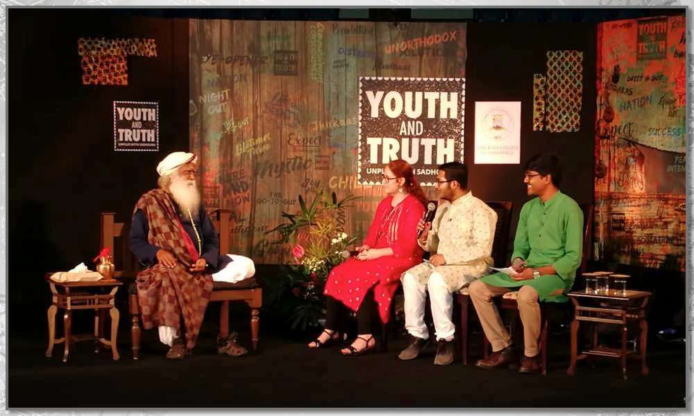 Sadhguru in conversation with students of Shri Ram College of Commerce in Delhi on September 4, 2018 | Youth AND Truth – Kicks-off in Delhi!