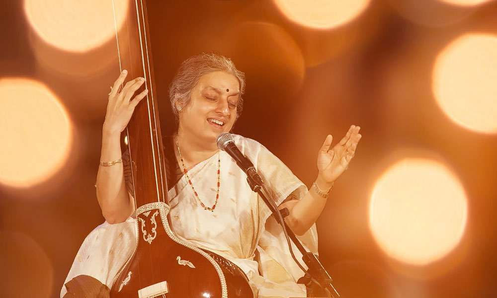 Dr. Ashwini Bhinde, performing at the Yaksha 2014 Music and Dance Festival at the Isha Yoga Center | Activating the Human Body with Music