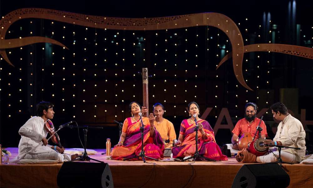 கர்நாடக வாய்ப்பாட்டில் களைகட்டிய இரண்டாம் நாள் யக்‌ஷா!, carnatic music in day 2 of yaksha festival at isha yoga center