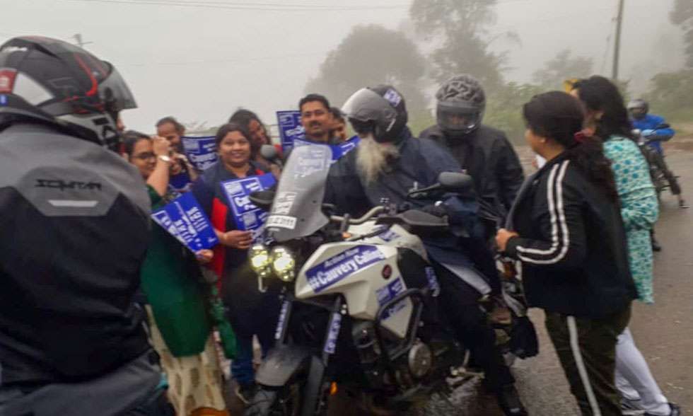 sadhguru-isha-cauvery-calling-diaries-of-motorcycles-and-a-mystic-day-one-sg-crowd