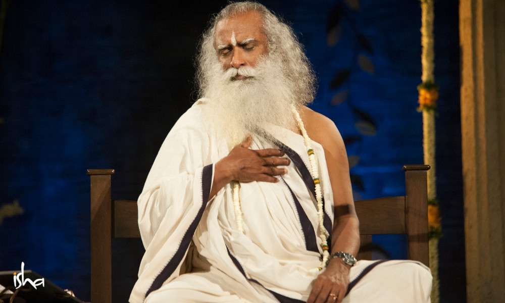 Isha Blog Article | 5 Ways to Stay in Touch with Sadhguru