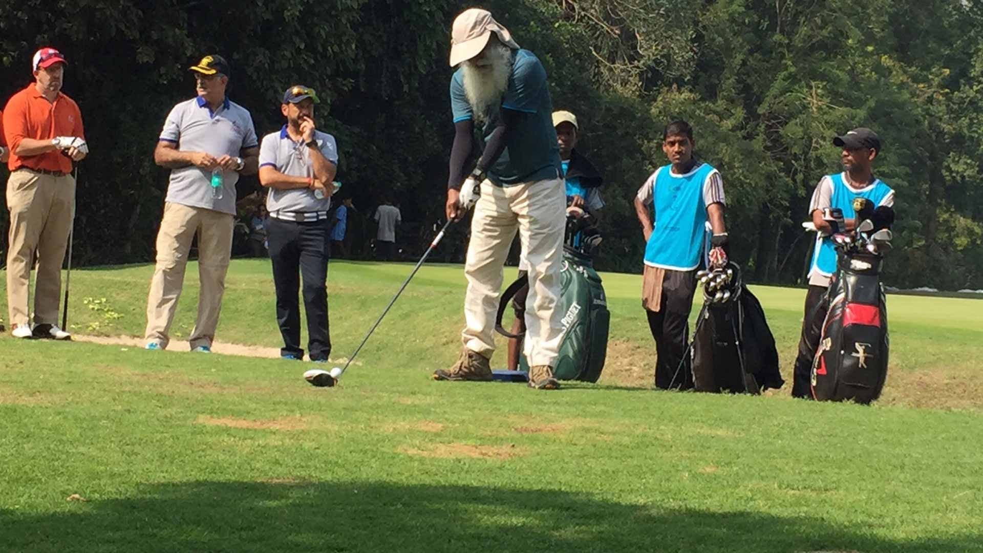 “Make a Life” Golf Jaunt: Swinging it for Isha Vidhya