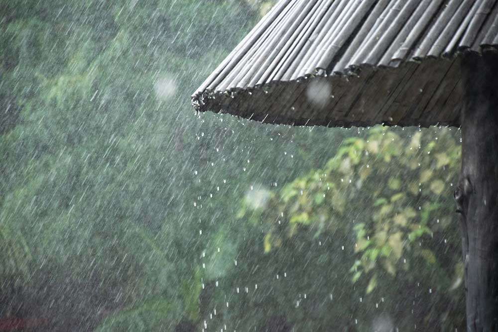 heavy-rain-வாஸ்து சாஸ்திரம்: இவ்வளவு பயம் தேவையா? (Sadhguru on Vastu shastra in Tamil)
