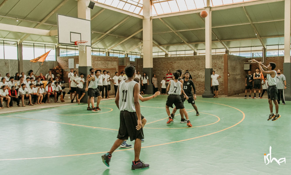 isha-blog-article-sports-day-isha-home-school-basketball-match-begins
