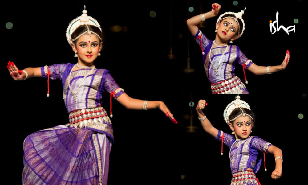 isha-blog-article-the-odissi-duet-a-mother-daughter-connection-pic5