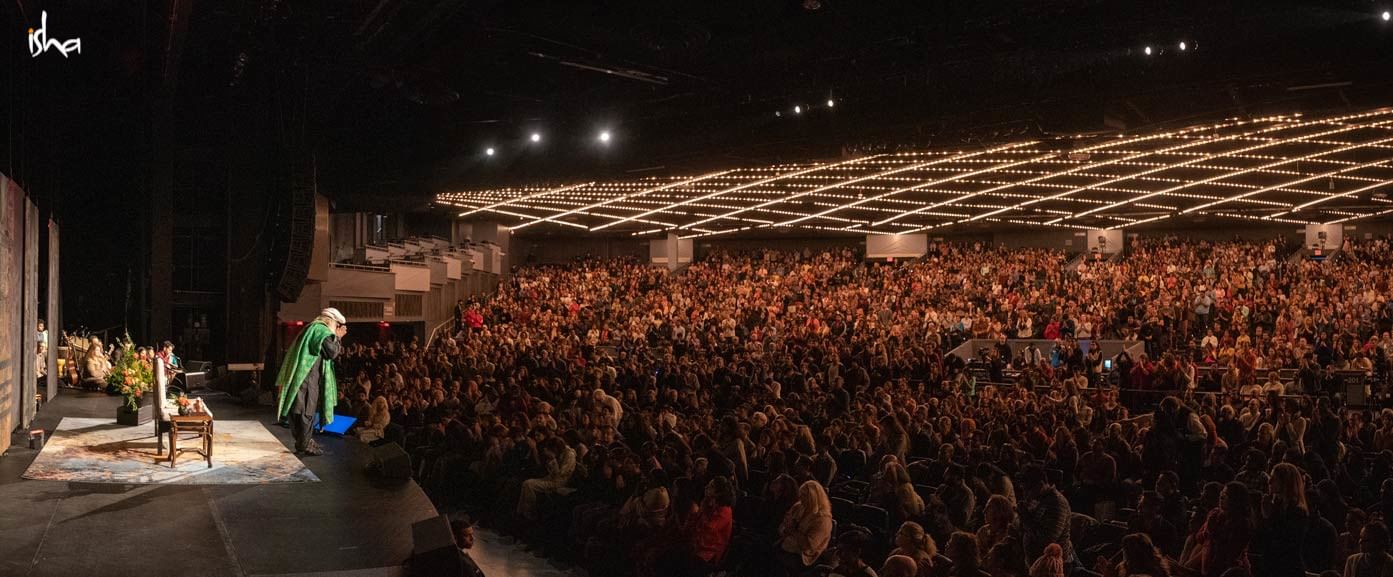 sadhguru-isha-blog-mystic-in-manhattan-20191103_RKK_0228-Pano-e