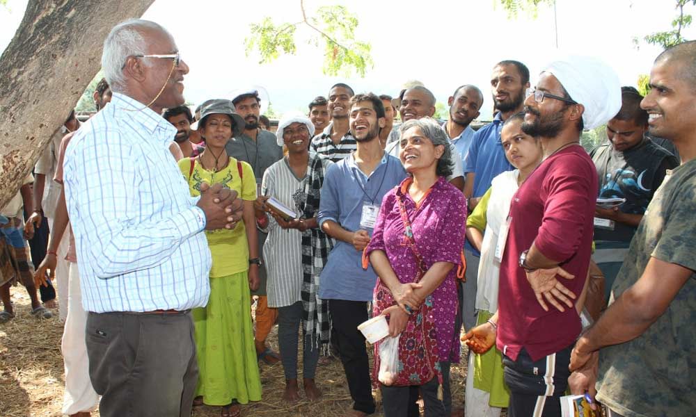 Nadi Veeras getting a crash course on Ethno-Veterinary Medicine, by the renowned expert, Mr. Puniyamurthy