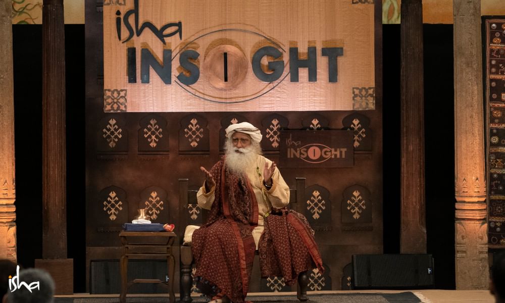 isha_blog_article_insight_2019_day3_Sadhguru_session