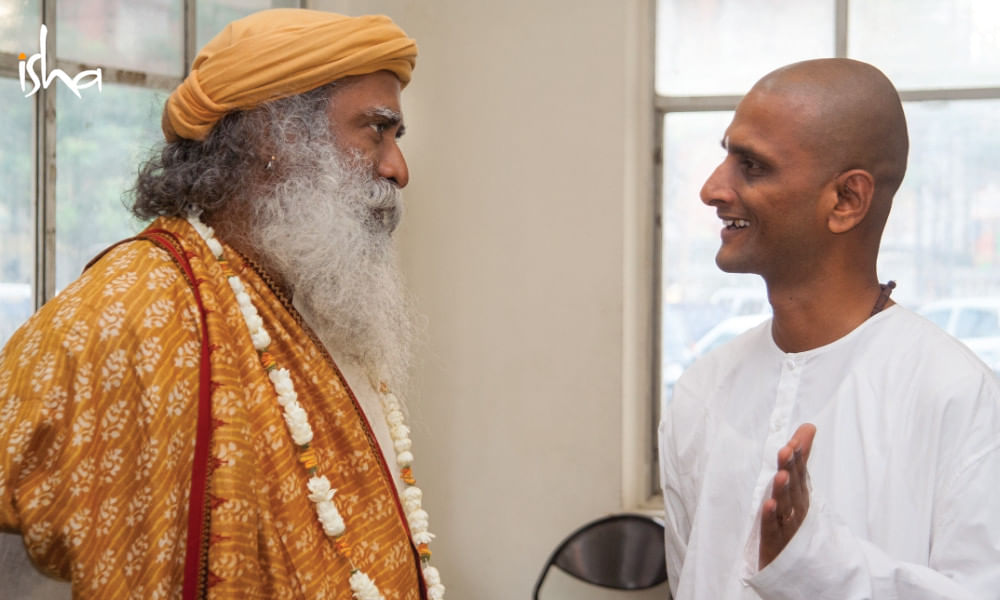 isha-blog-article-on-the-path-of-the-divine-swami-suyagna-with-sadhguru