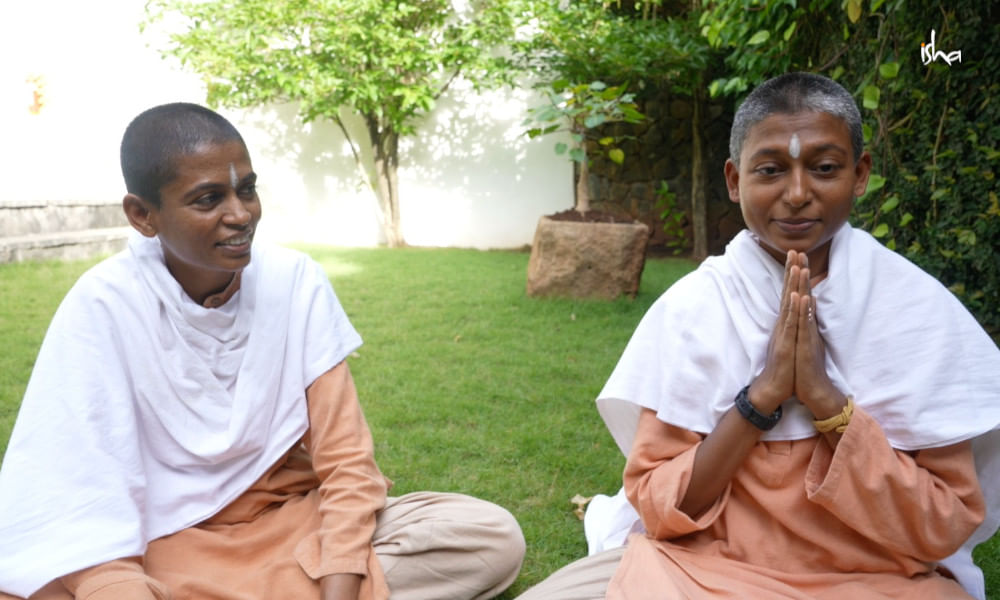 Isha Brahmacharinis