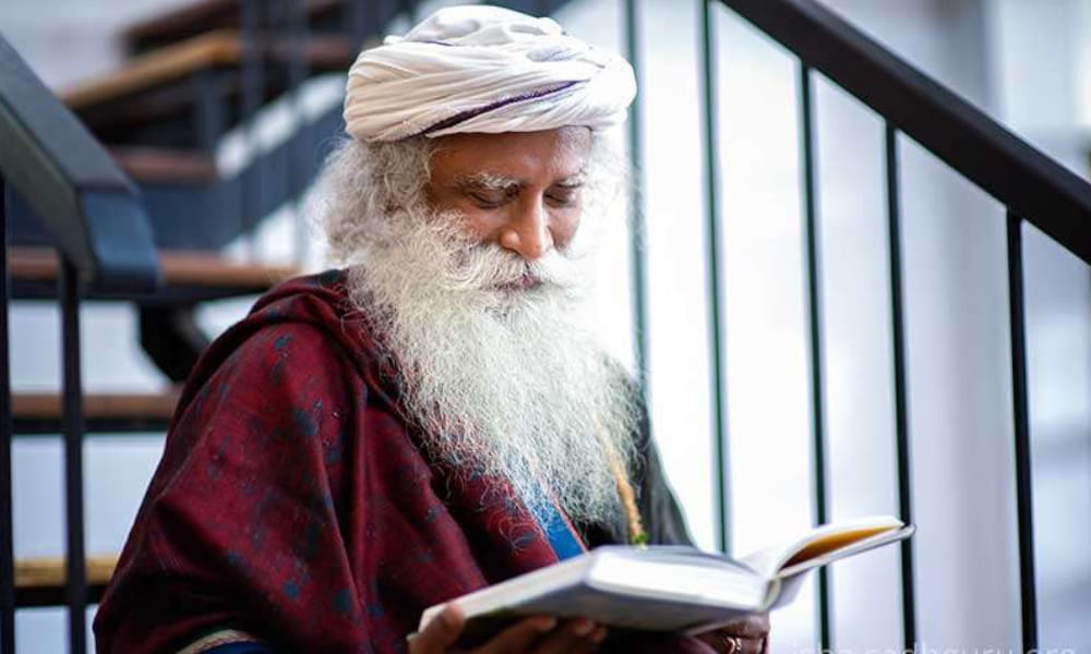 உலக புத்தக தினம், World Book Day in Tamil, சத்குரு வாசித்த 10 புத்தகங்கள் உலக புத்தக தினம், World Book Day in Tamil, சத்குரு வாசித்த 10 புத்தகங்கள்