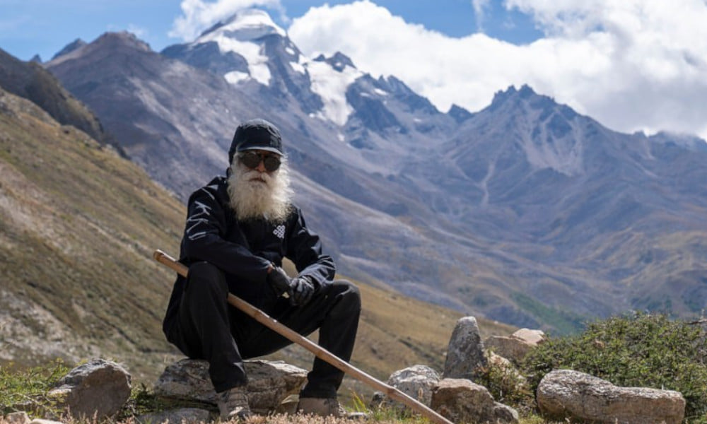 தேவலோகத்தில் சத்குரு - சத்குருவின் சுவாரஸ்யமான பயணம், Sadhguru in Himalayas